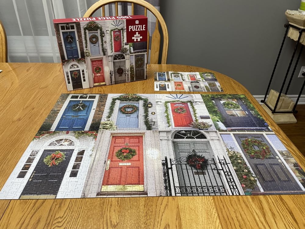 Christmas Doors - Talking Tables puzzle collectible [Barcode 5052715118810] - Main Image 2