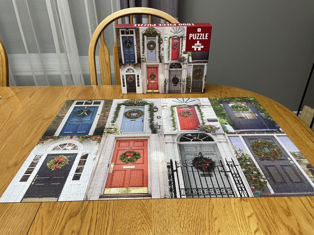 Christmas Doors - Talking Tables puzzle collectible [Barcode 5052715118810] - Main Image 4