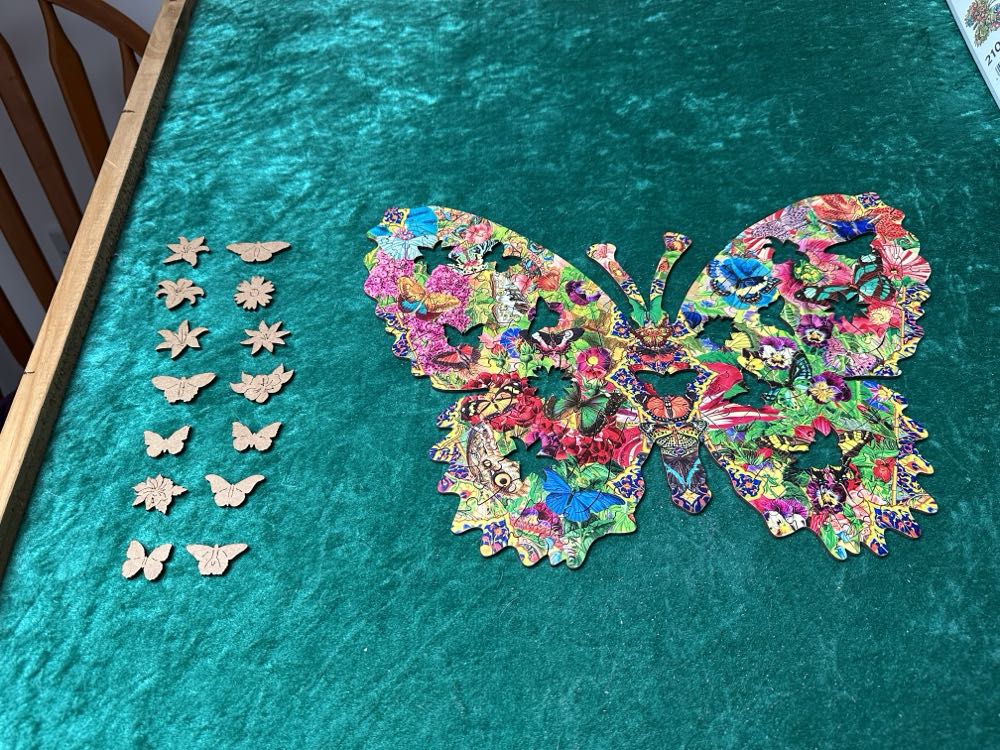 Butterfly Kaleidoscope - Wentworth Wooden Puzzles 🇬🇧 puzzle collectible [Barcode 6050265307462] - Main Image 4
