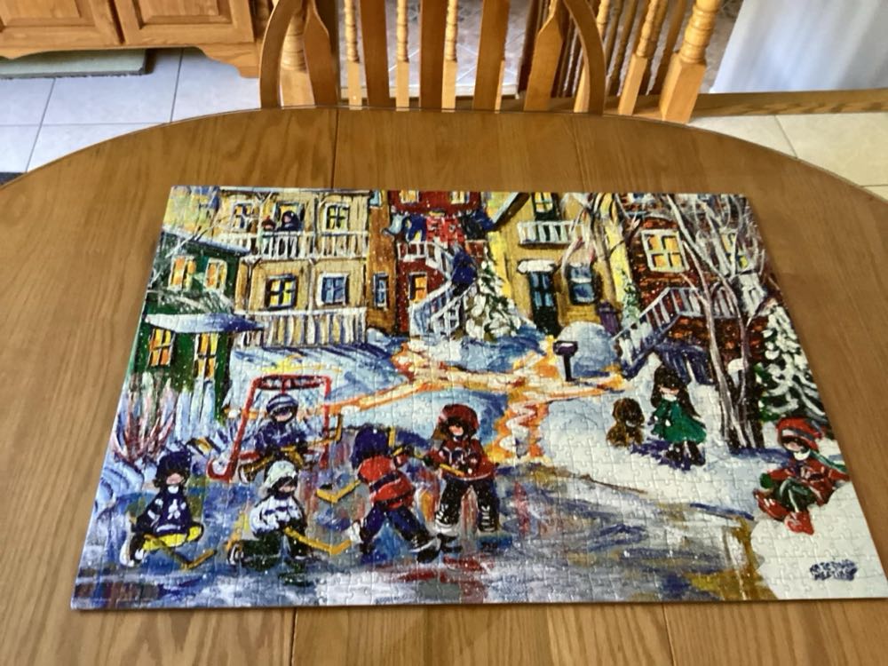 The Usual Gang - Eurographics puzzle collectible [Barcode 628136653329] - Main Image 2