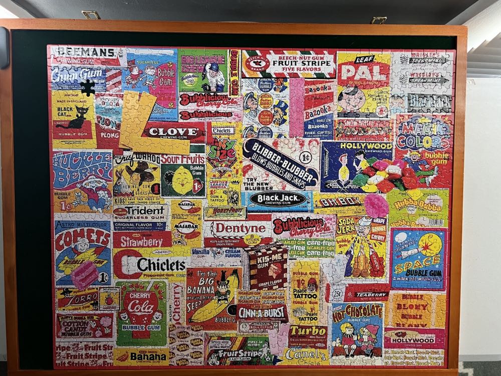 Gum - White Mountain puzzle collectible [Barcode 724819264216] - Main Image 2