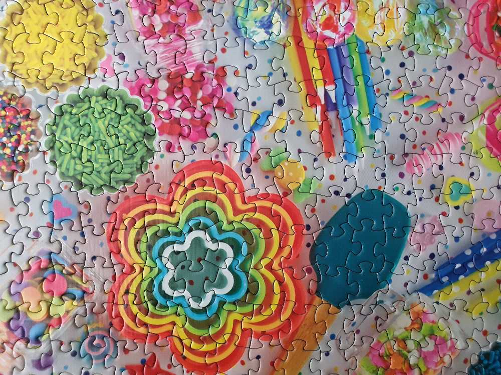 Sprinkle Celebration - Colorcraft puzzle collectible [Barcode 850019417579] - Main Image 4