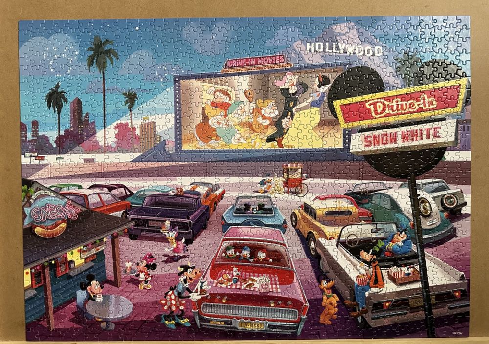 Disney: Drive-in -  Ceaco puzzle collectible [Barcode 021081332668] - Main Image 3