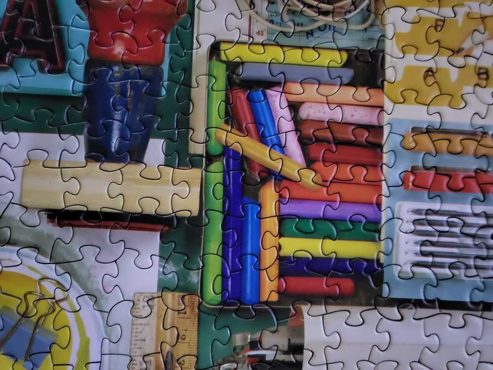 Old School - Colorcraft puzzle collectible [Barcode 850019417906] - Main Image 3