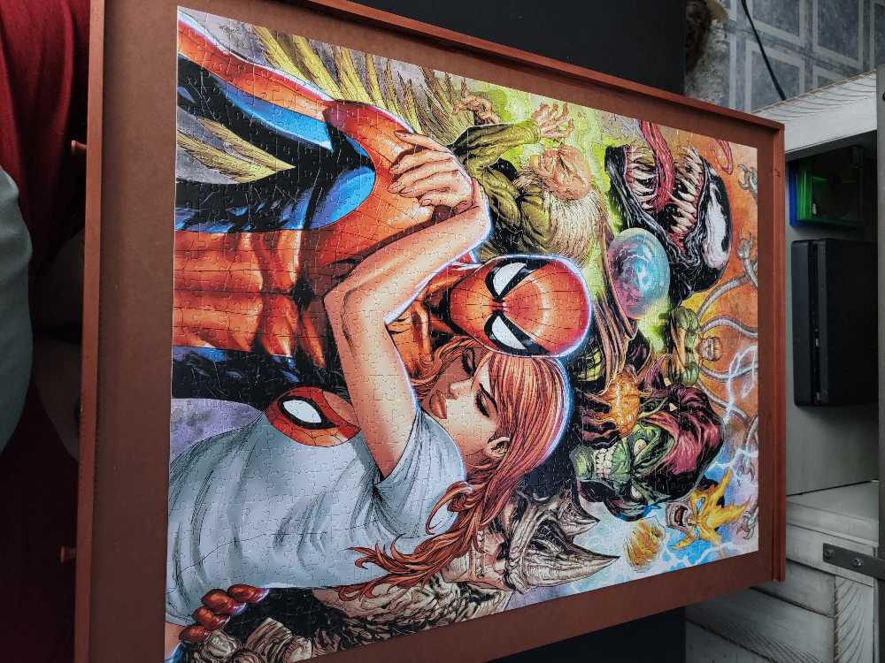 Marvel - Renew Your Vows #1 Variant - Buffalo Games & Puzzles puzzle collectible [Barcode 079346117819] - Main Image 2