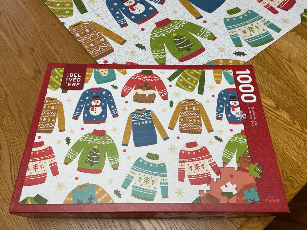 Christmas Sweaters - Trefl puzzle collectible [Barcode 061152643705] - Main Image 4