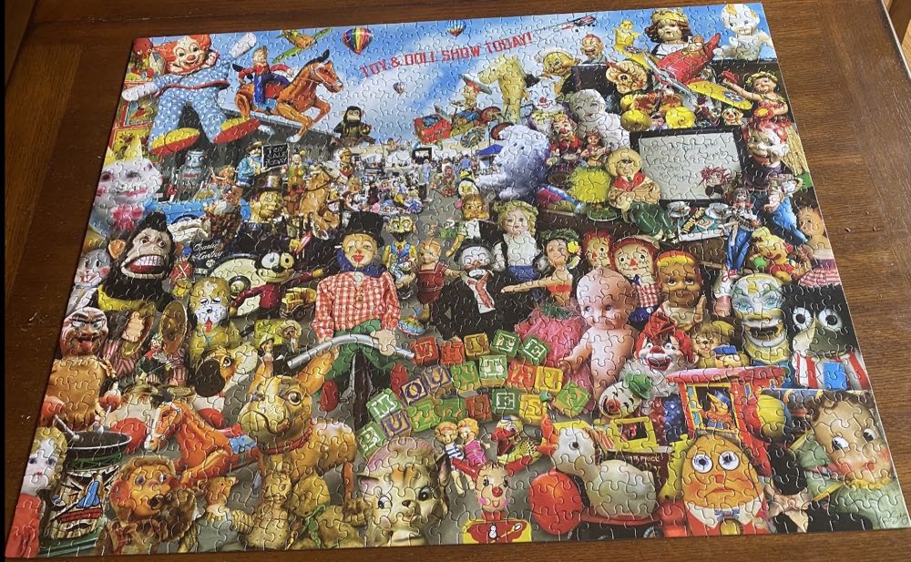 Crazy Toys - White Mountain Puzzles puzzle collectible [Barcode 724819252633] - Main Image 4