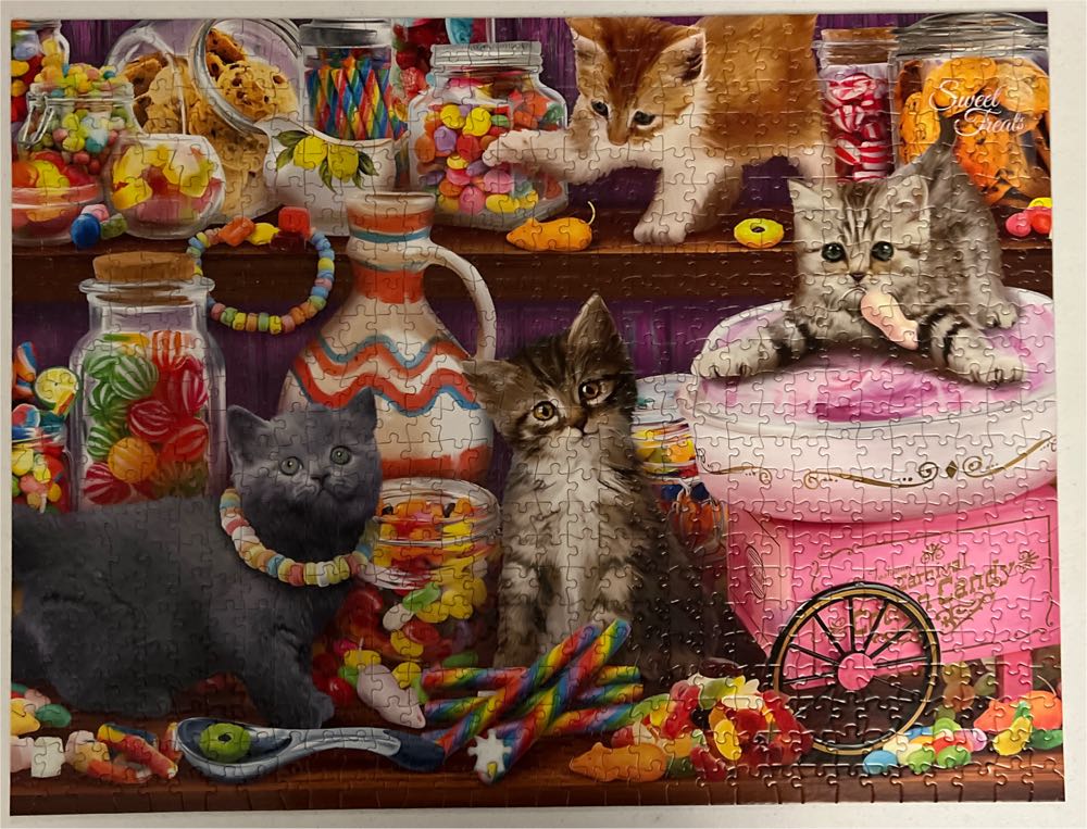 Confectionary Cats - Buffalo puzzle collectible [Barcode 079346173013] - Main Image 2