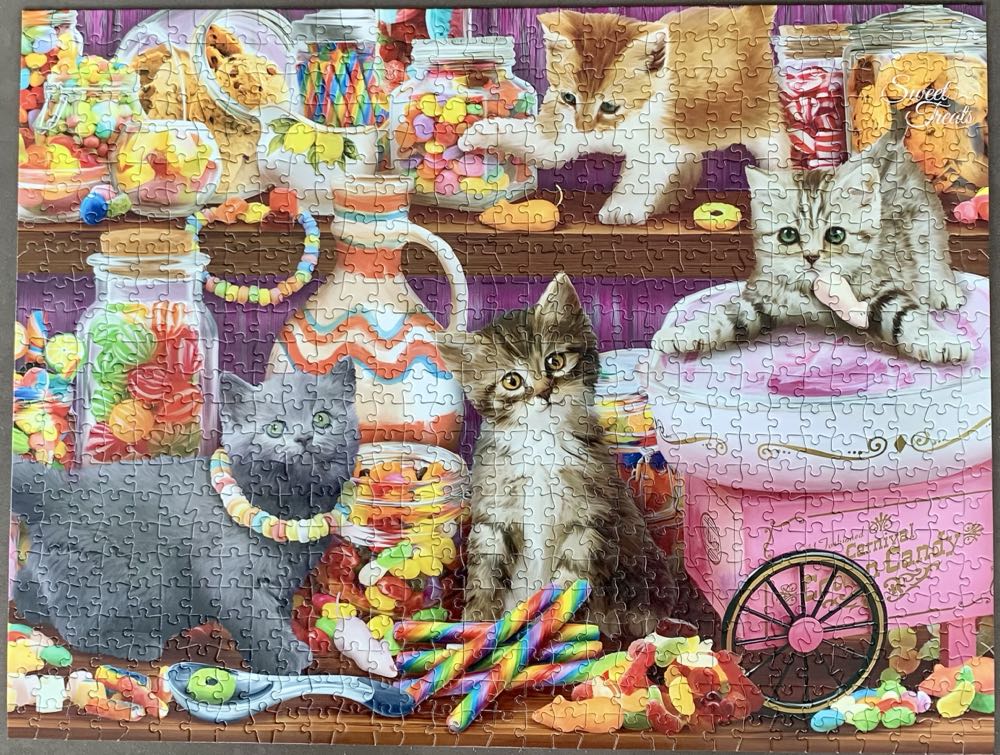 Confectionary Cats - Buffalo puzzle collectible [Barcode 079346173013] - Main Image 3