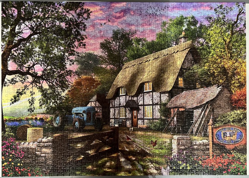 The Farmer’s Cottage - Falcon de luxe puzzle collectible [Barcode 8710126112786] - Main Image 2