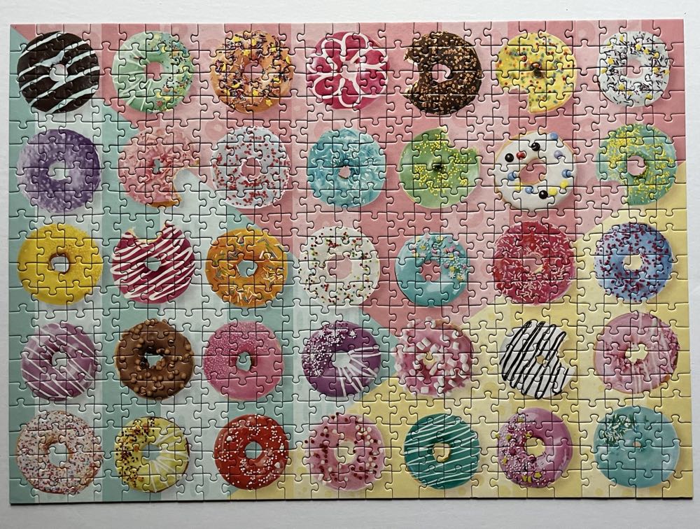 Doughnuts - Trefl puzzle collectible [Barcode 5900511373349] - Main Image 2