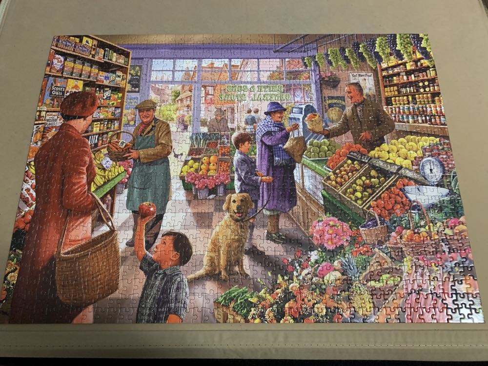 Market Day - White Mountain puzzle collectible [Barcode 724819258574] - Main Image 2