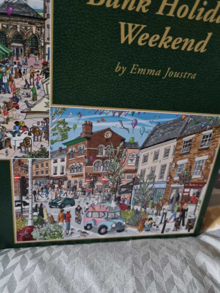 Bank Holiday Weekend - Falcon de luxe puzzle collectible [Barcode 8710126111345] - Main Image 2