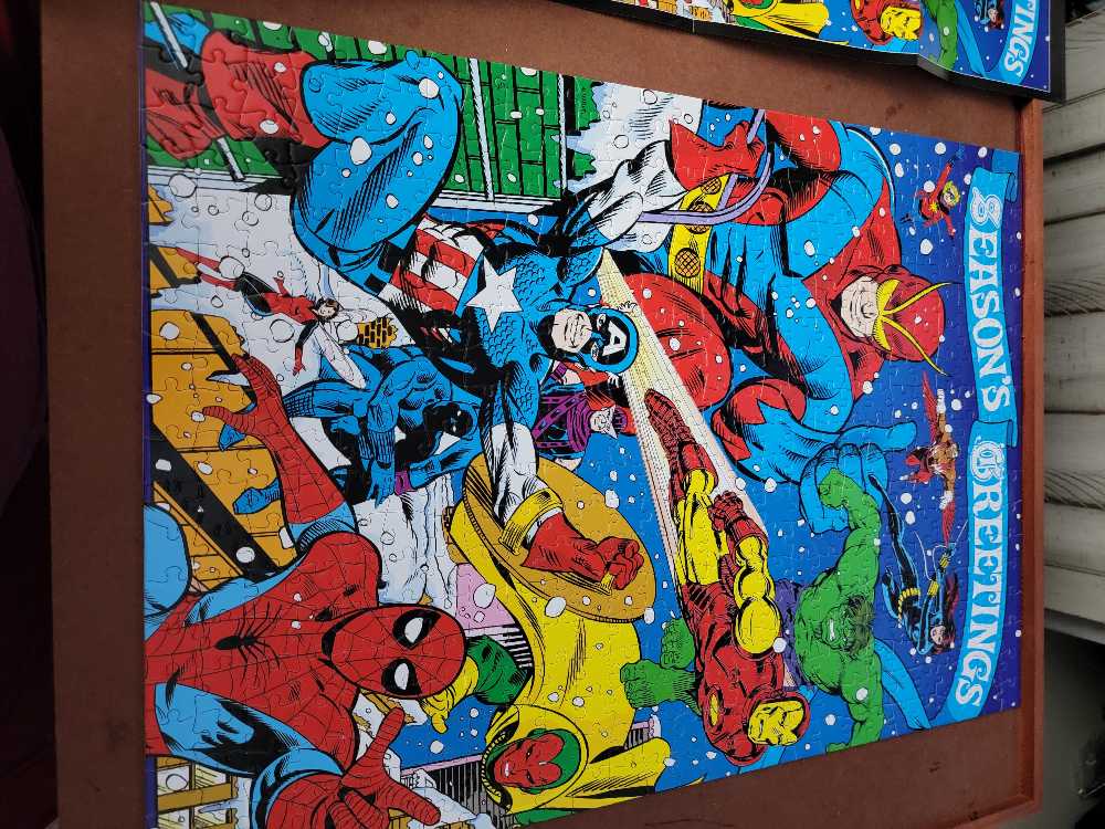 Marvel: Seasons Greetings - Buffalo puzzle collectible [Barcode 079346032105] - Main Image 2