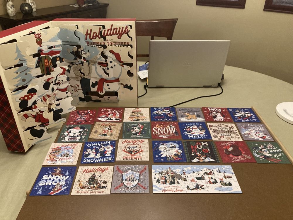Disney Mickey Mouse & Friends Puzzle Advent Calendar 25 Puzzles - Disney Store puzzle collectible [Barcode 460055384768] - Main Image 2