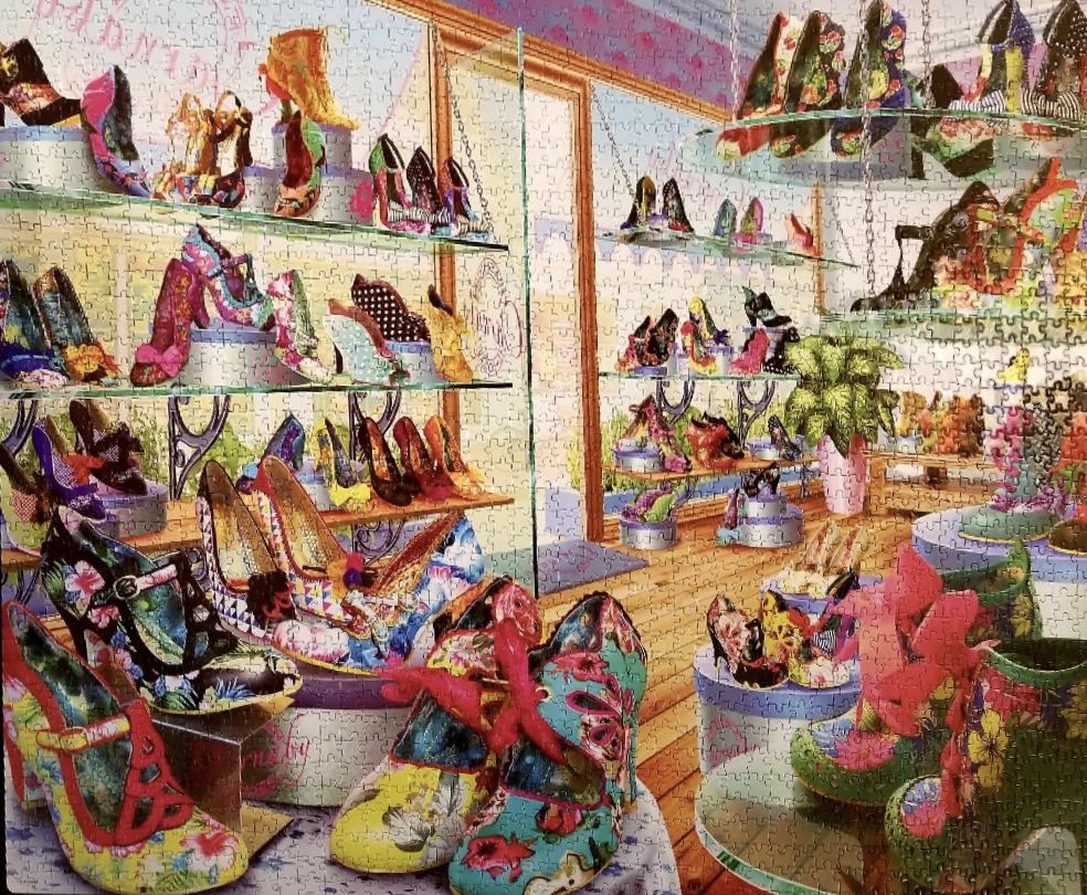 Carnaby Shoe Shop - Milton Bradley (MB) puzzle collectible [Barcode 778988160442] - Main Image 3