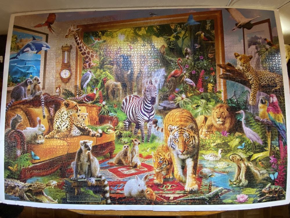 Entering The Bedroom - Educa puzzle collectible [Barcode 8412668176799] - Main Image 2