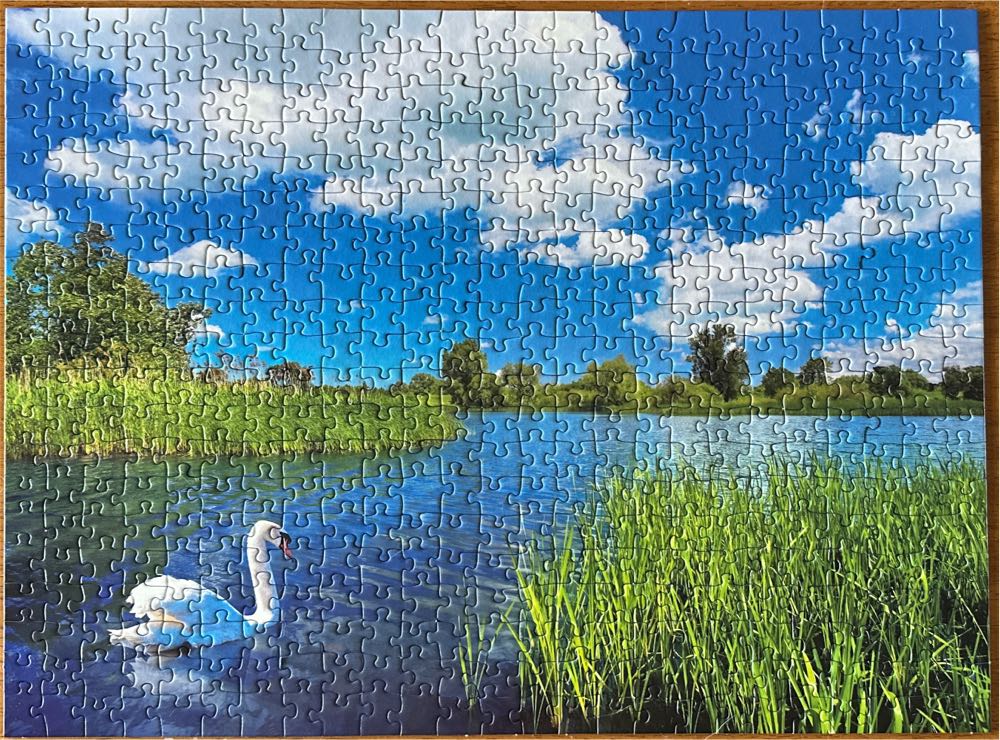 Beautiful Swan - Ravensburger puzzle collectible [Barcode 4005556142309] - Main Image 2