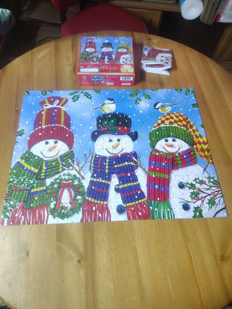 Snowy Afternoon Friends - Master Pieces puzzle collectible [Barcode 705988319105] - Main Image 2