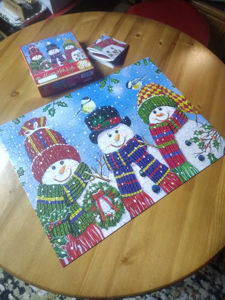 Snowy Afternoon Friends - Master Pieces puzzle collectible [Barcode 705988319105] - Main Image 4