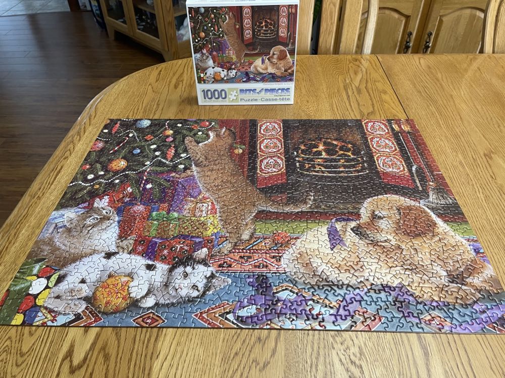 Christmas Helpers - Bits & Pieces puzzle collectible [Barcode 192949056795] - Main Image 2