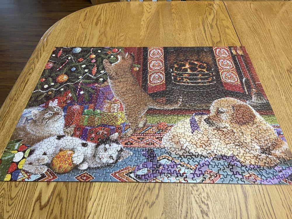 Christmas Helpers - Bits & Pieces puzzle collectible [Barcode 192949056795] - Main Image 3