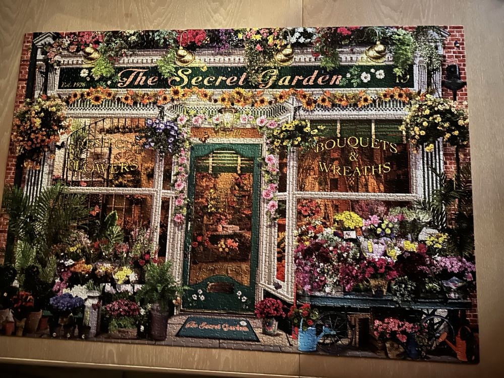 The Secret Garden - Ceaco puzzle collectible [Barcode 021081350594] - Main Image 3
