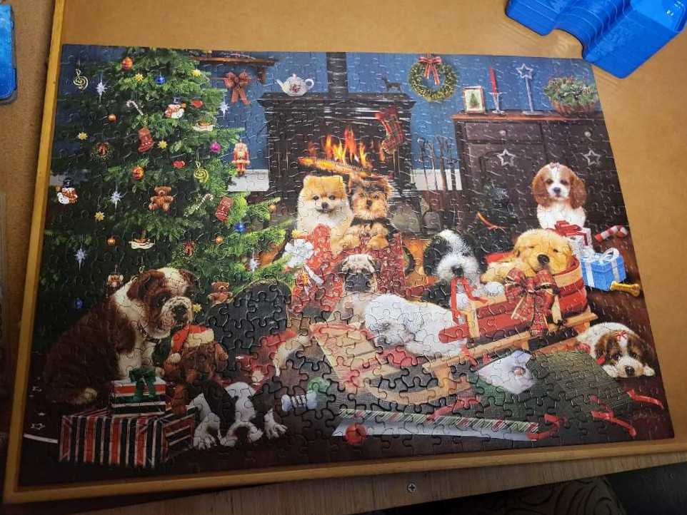 Christmas Puppies - Cobble Hill puzzle collectible [Barcode 625012572040] - Main Image 4