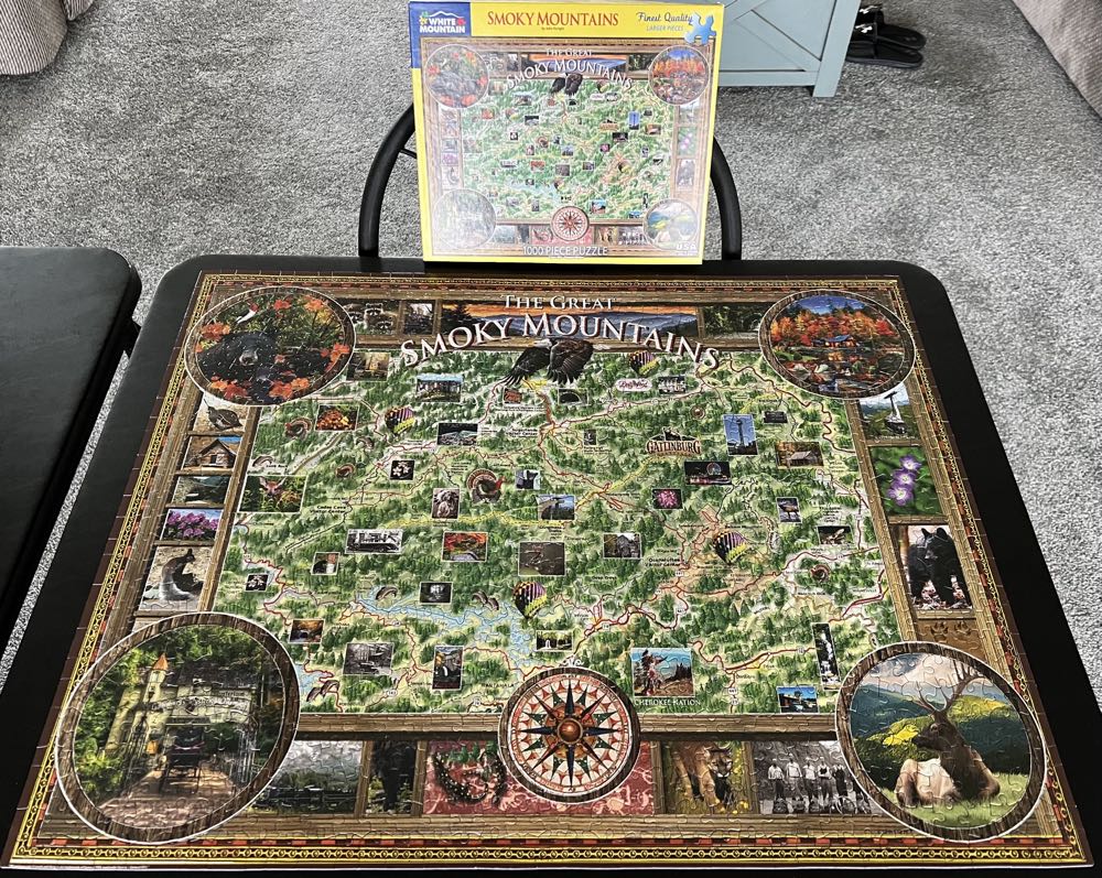 The Great Smoky Mountains - NEW! - White Mountain puzzle collectible [Barcode 724819261109] - Main Image 3