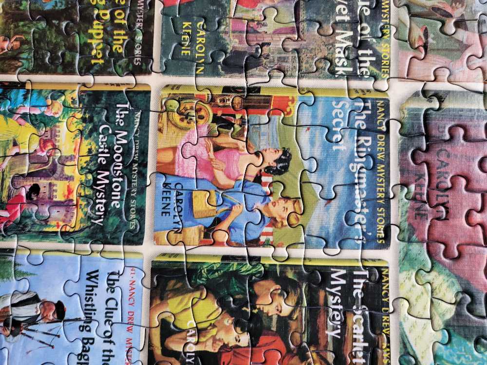 Nancy Drew - To Do - Cobble Hill puzzle collectible [Barcode 625012800976] - Main Image 3