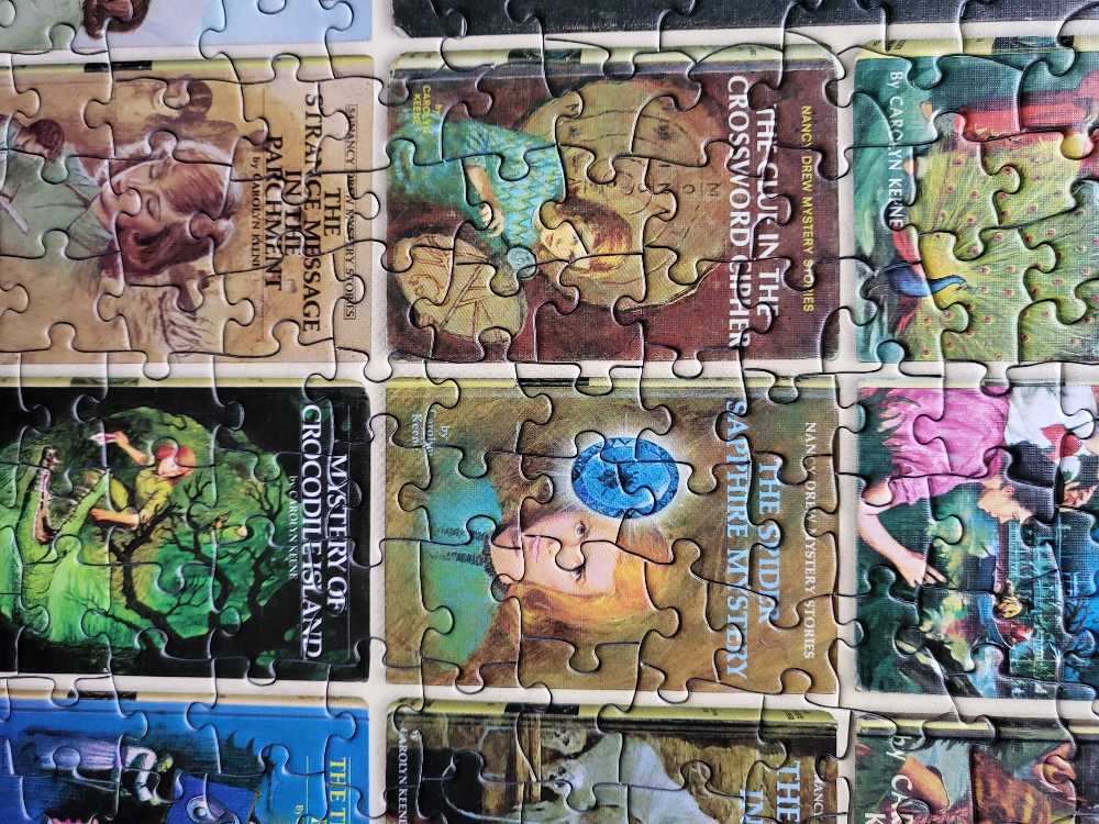 Nancy Drew - To Do - Cobble Hill puzzle collectible [Barcode 625012800976] - Main Image 4