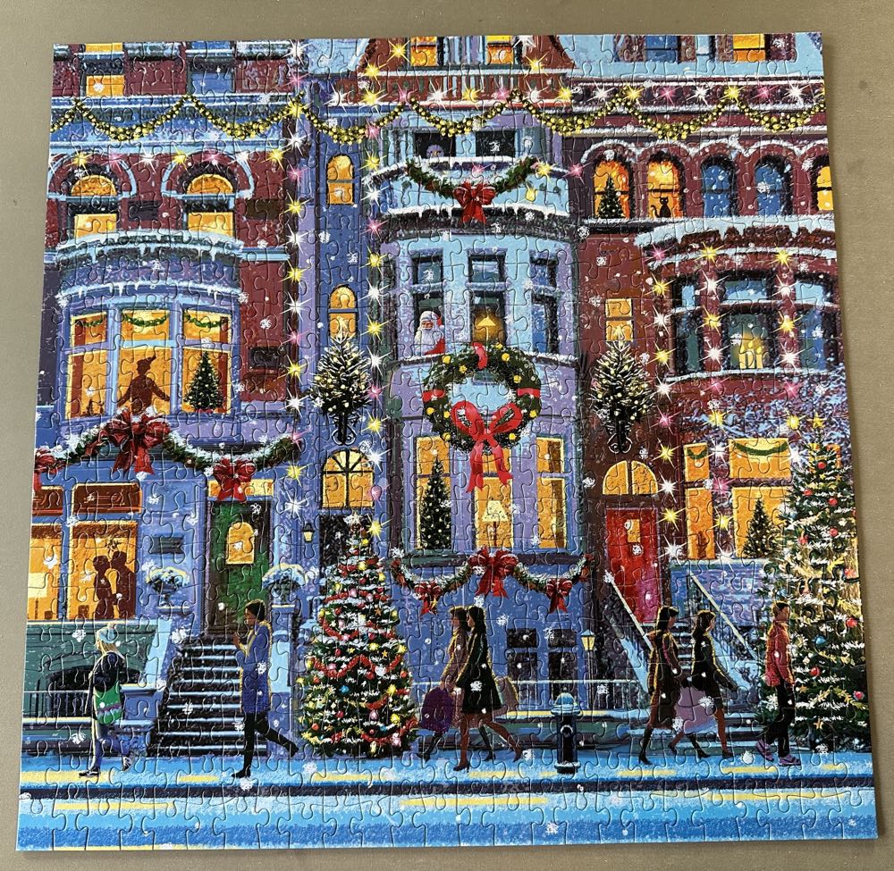 Christmas Street - Galison puzzle collectible [Barcode 9780735372054] - Main Image 2