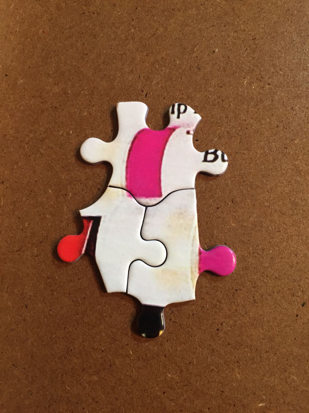 Chapped Lips-SOLD - White Mountain Puzzles puzzle collectible [Barcode 724819256860] - Main Image 4