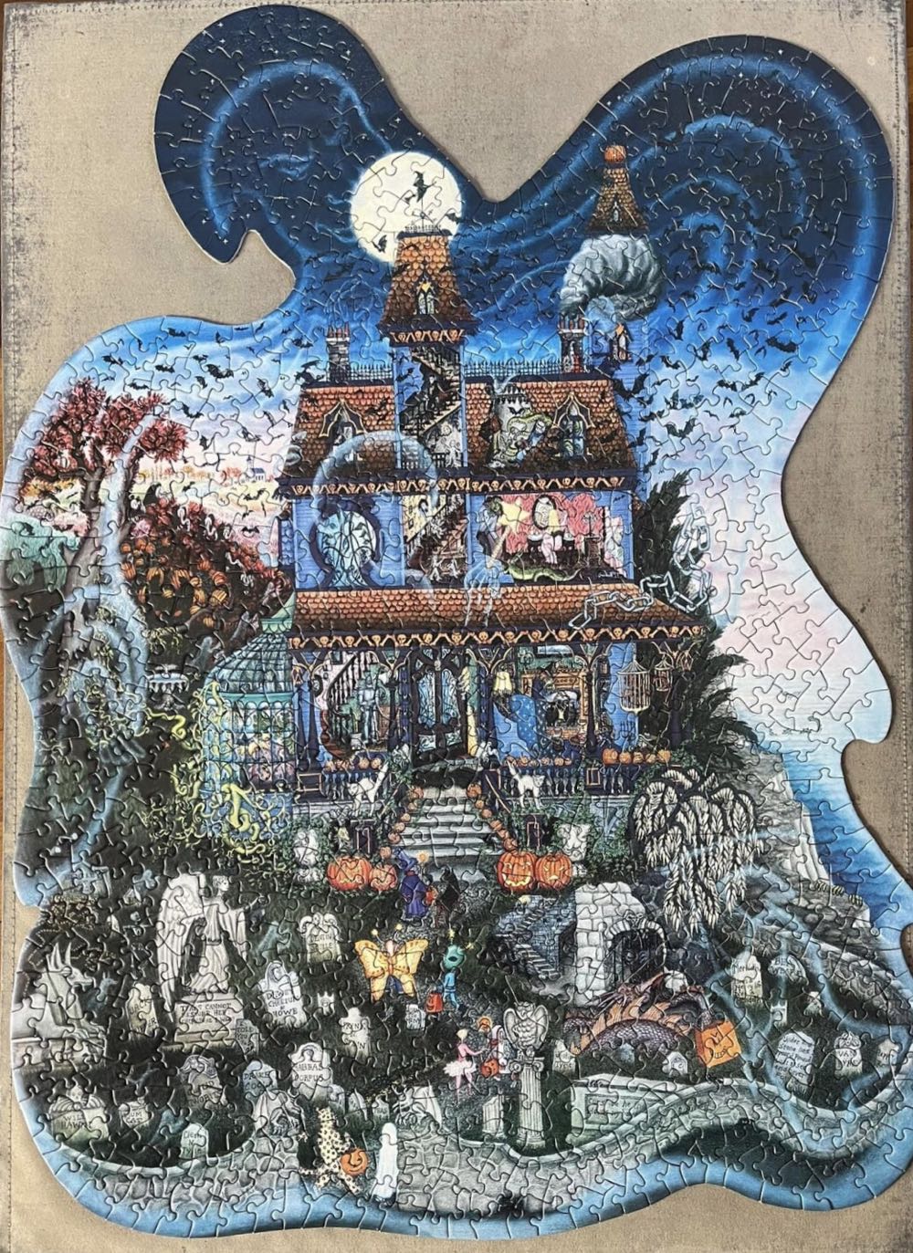 Ghost and The Haunted House - SunsOut puzzle collectible [Barcode 796780608771] - Main Image 3