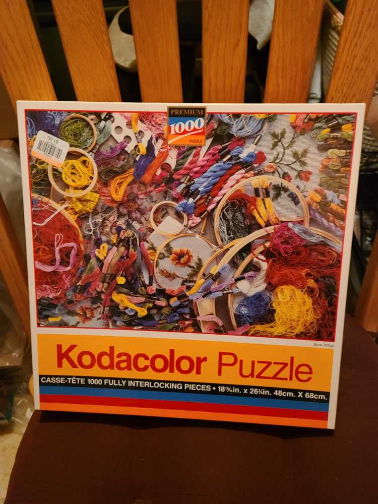 Sew What - RoseArt (Vintage) puzzle collectible [Barcode 072348971984] - Main Image 2