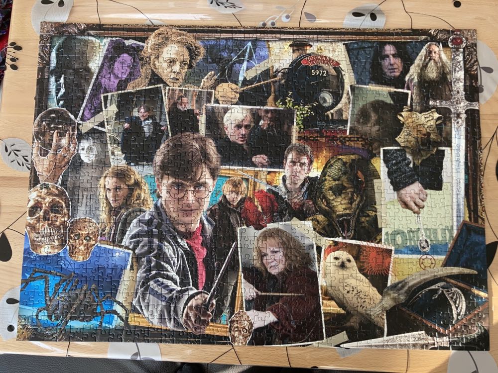 Harry Potter vs Voldemort - Ravensburger puzzle collectible [Barcode 4005556151707] - Main Image 2