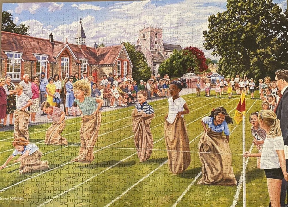 Sports Day - Falcon de luxe puzzle collectible [Barcode 8710126113356] - Main Image 3