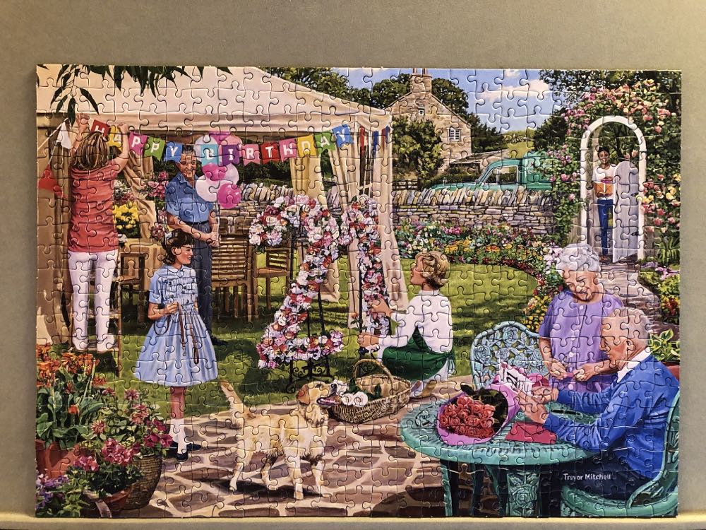 The Florists Round - Gibsons puzzle collectible [Barcode 5012269050585] - Main Image 2