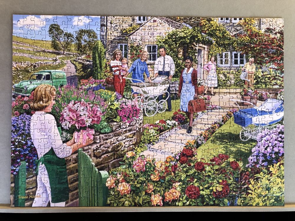 The Florists Round - Gibsons puzzle collectible [Barcode 5012269050585] - Main Image 4