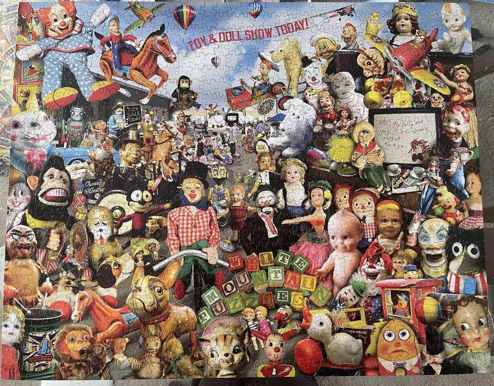 Crazy Toys - White Mountain puzzle collectible - Main Image 1