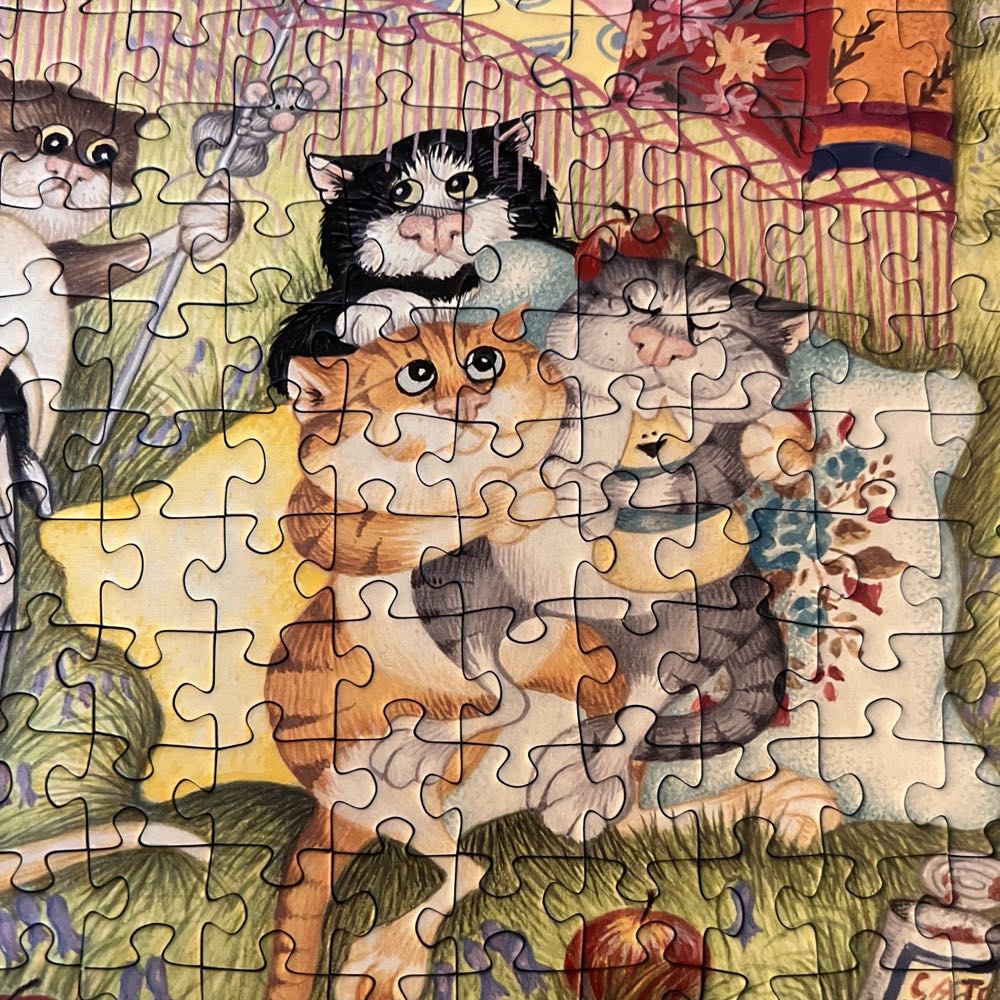 Crazy Cats - Lazy Summer Afternoon - Ravensburger puzzle collectible [Barcode 4005556169757] - Main Image 3