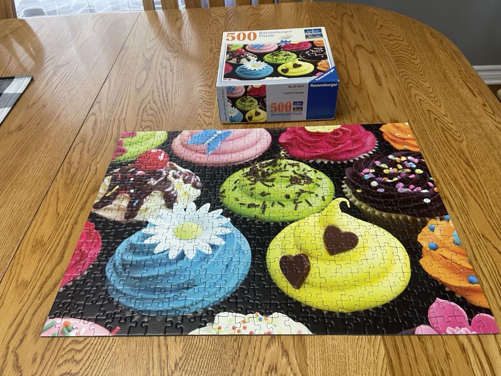 Colorful Cupcakes - Ravensburger puzzle collectible [Barcode 4005556812226] - Main Image 4