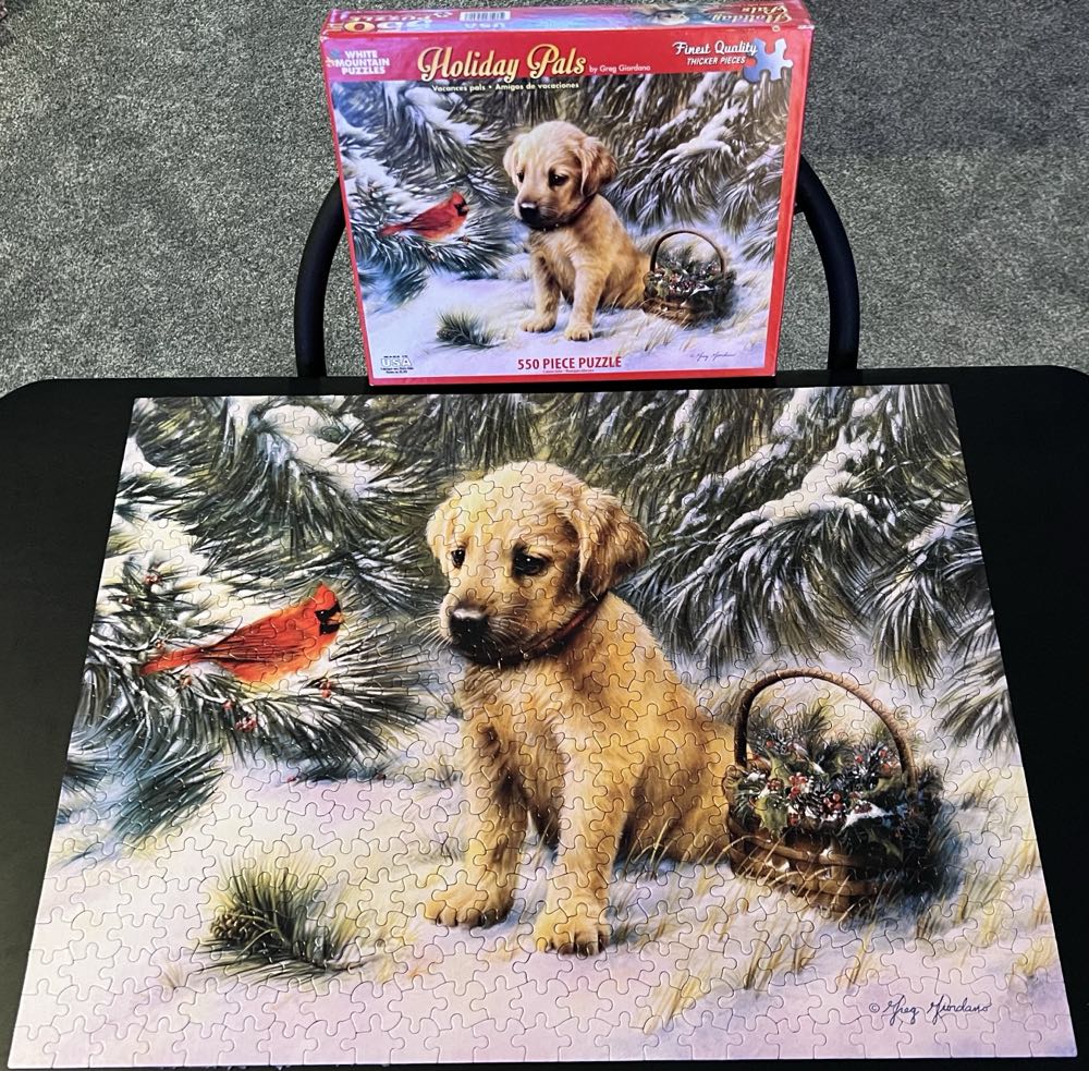 Holiday Pals  - White Mountain puzzle collectible [Barcode 724819256907] - Main Image 3