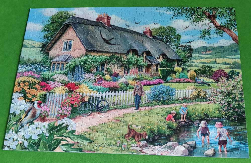 Lazy Days - House Of Puzzles puzzle collectible [Barcode 5060002003343] - Main Image 2