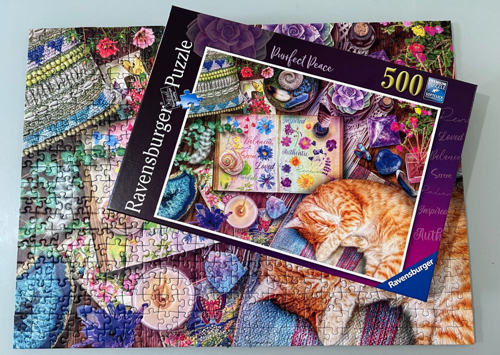W Liz - Purrfect Peace 💎 - Ravensburger puzzle collectible [Barcode 4005556169146] - Main Image 3