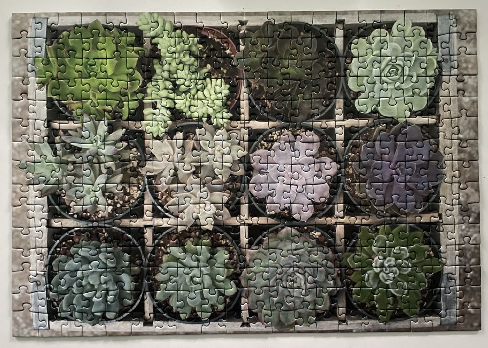 Green - Ravensburger puzzle collectible - Main Image 2