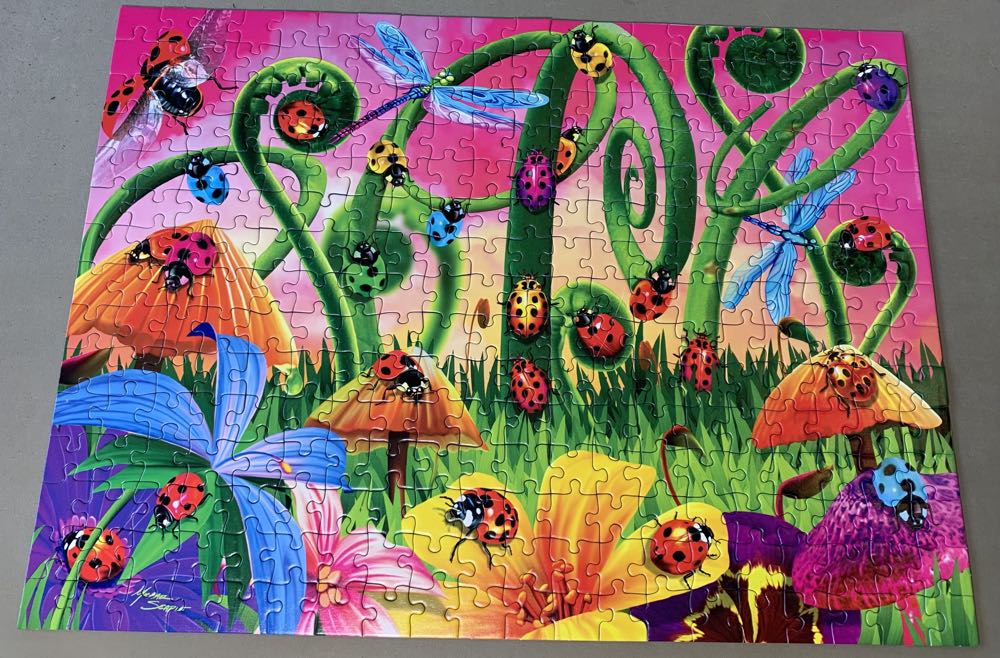 Lady Bug Land - Ravensburger puzzle collectible [Barcode 4005556130597] - Main Image 2