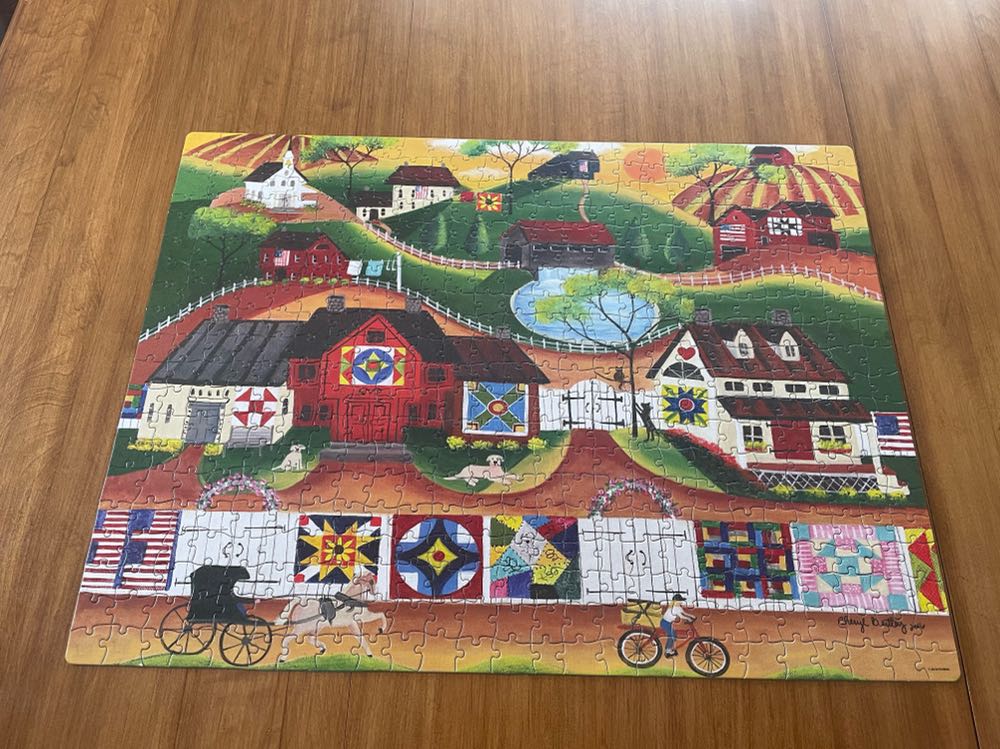 Sunrise Colorful Country Quilt - Milton Bradley puzzle collectible [Barcode 778988150696] - Main Image 3