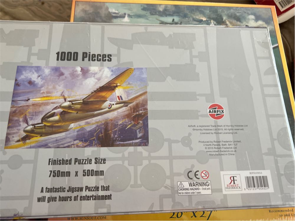 Mosquito Airfix - Robert Frederick puzzle collectible [Barcode 5051237054521] - Main Image 3