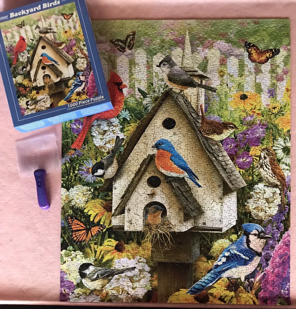 Backyard Birds - Vermont Christmas Company 🇺🇸 puzzle collectible [Barcode 871241003248] - Main Image 2